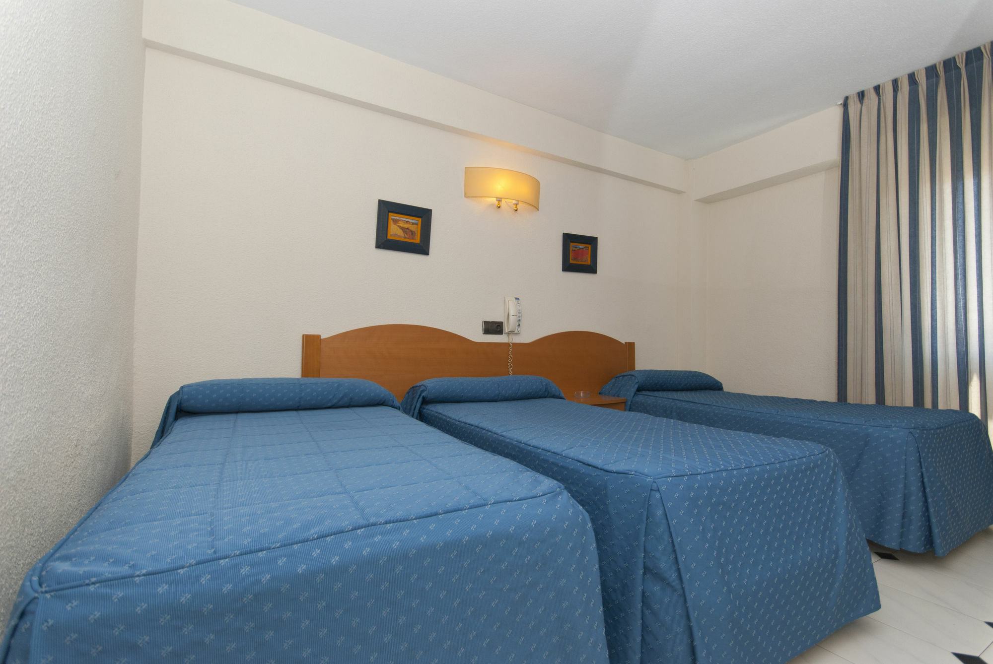 Hostal Goyma I ซาน เฟอร์นันโด เด เฮนาเรส ภายนอก รูปภาพ